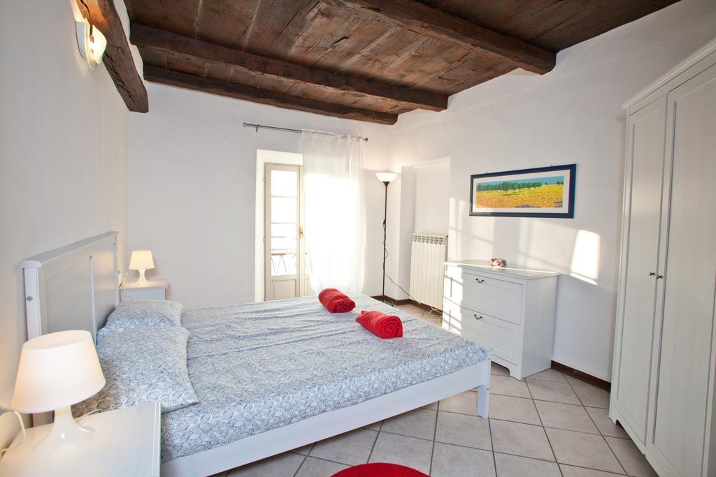-Ortaflats- Appartamenti Imbarcadero & Palazzotto Orta San Giulio Rum bild