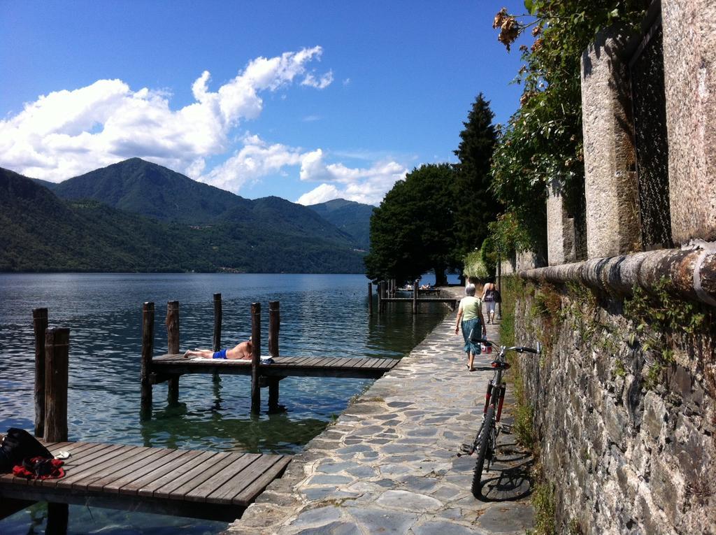 -Ortaflats- Appartamenti Imbarcadero & Palazzotto Orta San Giulio Rum bild